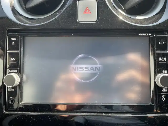 日産 ノート e－パワー X 熊本県 2017(平29)年 5.6万km オレンジ 純正SDナビDTV(MM317D-W)/・CD/DVD/BT/AUX/フルセグ/アラウンドビューカメラ/前後ドラレコ/LEDライト/ETC/エマージェンシーブレーキ/・インテリジェントLi＆LDW/・踏み間違い衝突防止アシスト/ウィンカードアミラー/マット/バイザー/インテリキー