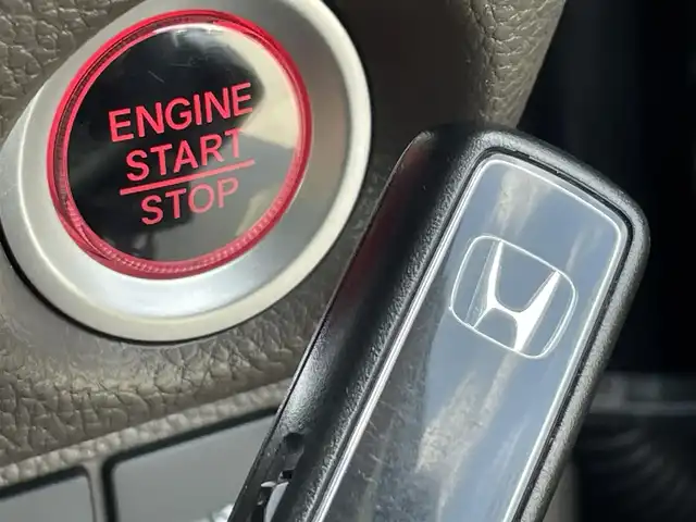 ホンダ Ｎ ＢＯＸ L 福岡県 2022(令4)年 2.8万km クリスタルブラックパール ワンオーナー/ホンダセンシング/衝突軽減/レーンアシスト/アダプティブクルーズコントロール/純正ナビ（ＶＸＭ－２２４ＶＦｉ）/フルセグTV/CD/DVD/BT/SD/AM/FM/バックカメラ/両側パワースライドドア/前席シートヒーター/LEDオートライト/オートハイビーム/パーキングセンサー/ビルトインETC/スマートキー/プッシュスタート/シートバックテーブル/ロールサンシェード/電動パーキング/ブレーキホールド