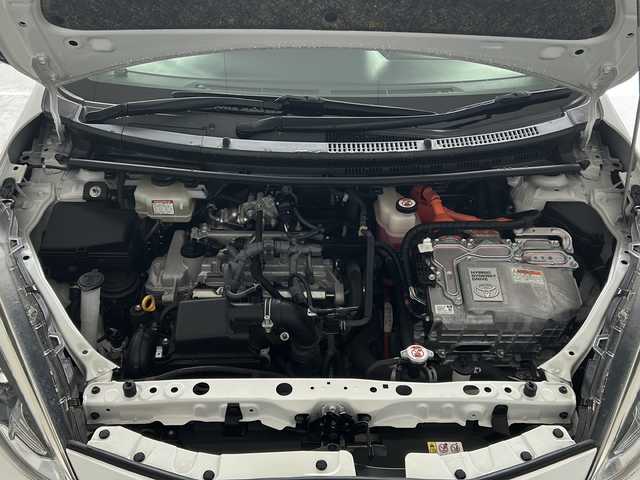 トヨタ アクア G GRスポーツ 17インチPKG 富山県 2019(平31)年 3.1万km ホワイトパールクリスタルシャイン トヨタセーフティセンス/レーンディパーチャーアラート/プリクラッシュセーフティ/オートマッチクハイビーム/純正SDナビ/フルセグ/バックカメラ/ビルトインETC/クルーズコントロール/LEDヘッドライト/スペアキー/GR専用シート