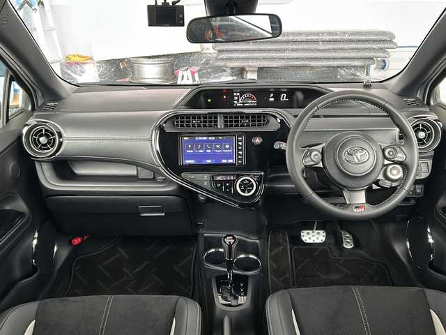 トヨタ アクア G GRスポーツ 17インチPKG 富山県 2019(平31)年 3.1万km ホワイトパールクリスタルシャイン トヨタセーフティセンス/レーンディパーチャーアラート/プリクラッシュセーフティ/オートマッチクハイビーム/純正SDナビ/フルセグ/バックカメラ/ビルトインETC/クルーズコントロール/LEDヘッドライト/スペアキー/GR専用シート
