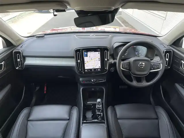 ボルボ ボルボ ＸＣ４０ B4 AWD インスクリプション 山梨県 2022(令4)年 1.9万km フュージョンレッドM 1オーナー /黒革 /H/Kサウンド /360カメラ/純正メモリナビ/フルセグ/カープレイ/ＢＴ/ＡＣＣ/Ｐアシスト/ＢＳＡ/ＬＫＡ/Ｐシート/前後シートＨ/ステアリングＨ/Ｐバックドア/クリスタルシフト/置き型充電/保証書/スペアキー