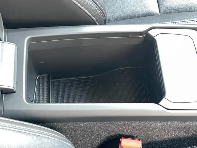 ボルボ ボルボ ＸＣ４０ B4 AWD インスクリプション 山梨県 2022(令4)年 1.9万km フュージョンレッドM 1オーナー /黒革 /H/Kサウンド /360カメラ/純正メモリナビ/フルセグ/カープレイ/ＢＴ/ＡＣＣ/Ｐアシスト/ＢＳＡ/ＬＫＡ/Ｐシート/前後シートＨ/ステアリングＨ/Ｐバックドア/クリスタルシフト/置き型充電/保証書/スペアキー