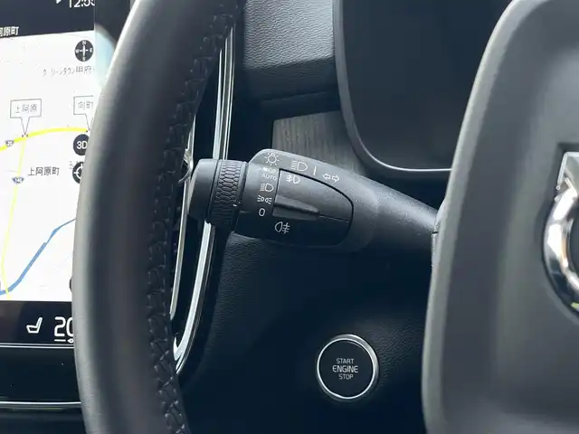 ボルボ ボルボ ＸＣ４０ B4 AWD インスクリプション 山梨県 2022(令4)年 1.9万km フュージョンレッドM 1オーナー /黒革 /H/Kサウンド /360カメラ/純正メモリナビ/フルセグ/カープレイ/ＢＴ/ＡＣＣ/Ｐアシスト/ＢＳＡ/ＬＫＡ/Ｐシート/前後シートＨ/ステアリングＨ/Ｐバックドア/クリスタルシフト/置き型充電/保証書/スペアキー