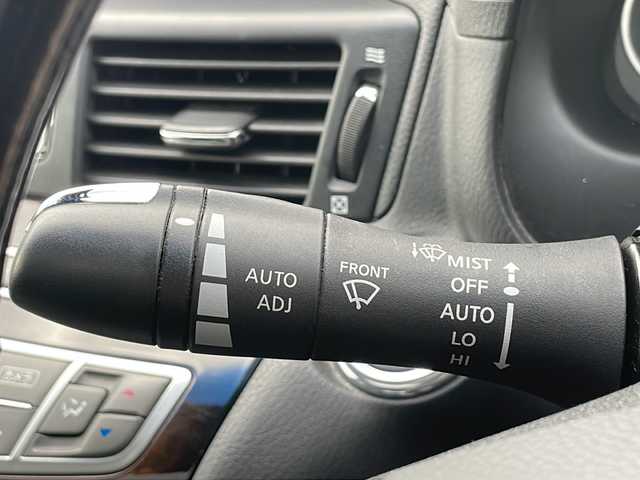 日産 フーガ 250GT 山口県 2012(平24)年 13.7万km 黒 サンルーフ/純正HDDナビ（ワンセグTV、AM/FM、Bluetooth）/バック＆サイドカメラ/クルーズコントロール/HIDオートライト/ハーフレザーシート/前席パワーシート/助手席オットマン/純正18インチアルミホイール/横滑り防止装置/W＋サイドエアバック/カーテンエアバック