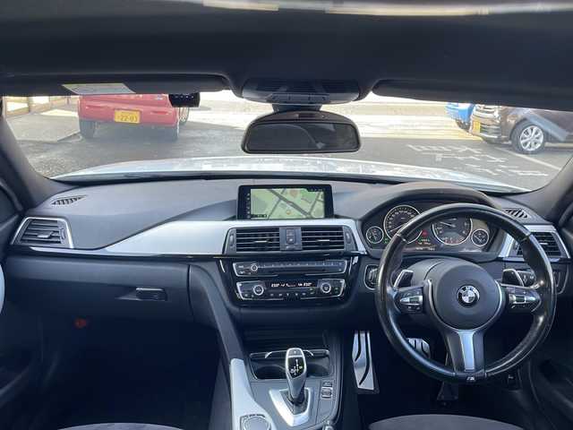 ＢＭＷ ３２０ｄ Mスポーツ 兵庫県 2018(平30)年 6.4万km アルピンホワイトⅢ 保証書・取説・有/純正メモリーナビ・BT・CD・DVD・FM・AM・AUX/ETC/前方ドライブレコーダー/追尾機能付きクルーズコントロール/車線逸脱防止支援システム/衝突被害軽減ブレーキ/パドルシフト/プッシュスタート/スマートキー×2/純正フロアマット