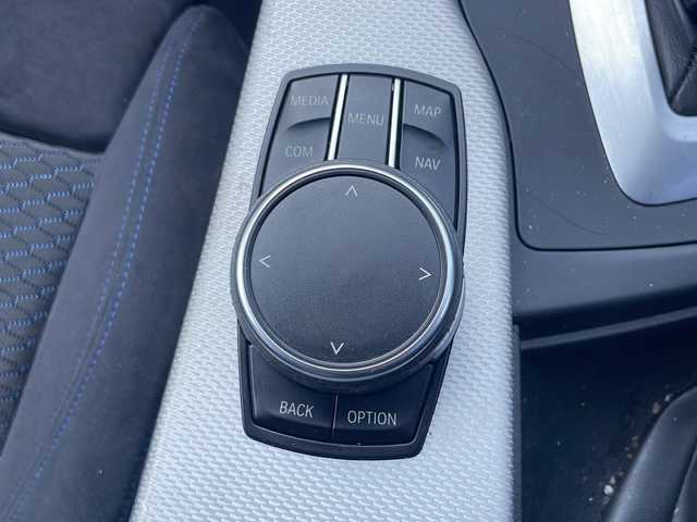 ＢＭＷ ３２０ｄ Mスポーツ 兵庫県 2018(平30)年 6.4万km アルピンホワイトⅢ 保証書・取説・有/純正メモリーナビ・BT・CD・DVD・FM・AM・AUX/ETC/前方ドライブレコーダー/追尾機能付きクルーズコントロール/車線逸脱防止支援システム/衝突被害軽減ブレーキ/パドルシフト/プッシュスタート/スマートキー×2/純正フロアマット