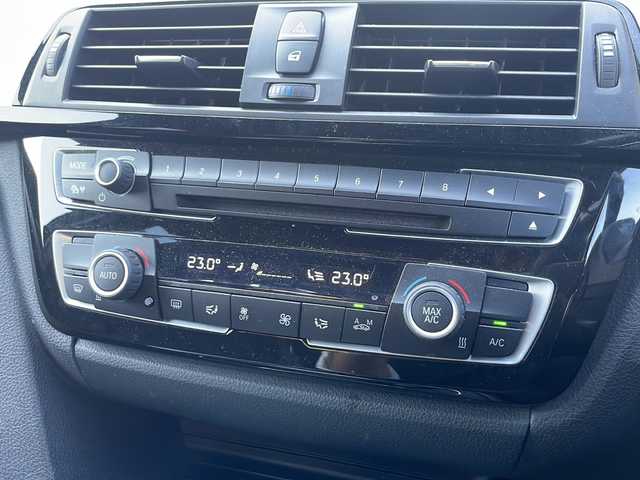 ＢＭＷ ３２０ｄ Mスポーツ 兵庫県 2018(平30)年 6.4万km アルピンホワイトⅢ 保証書・取説・有/純正メモリーナビ・BT・CD・DVD・FM・AM・AUX/ETC/前方ドライブレコーダー/追尾機能付きクルーズコントロール/車線逸脱防止支援システム/衝突被害軽減ブレーキ/パドルシフト/プッシュスタート/スマートキー×2/純正フロアマット