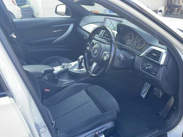 ＢＭＷ ３２０ｄ Mスポーツ 兵庫県 2018(平30)年 6.4万km アルピンホワイトⅢ 保証書・取説・有/純正メモリーナビ・BT・CD・DVD・FM・AM・AUX/ETC/前方ドライブレコーダー/追尾機能付きクルーズコントロール/車線逸脱防止支援システム/衝突被害軽減ブレーキ/パドルシフト/プッシュスタート/スマートキー×2/純正フロアマット