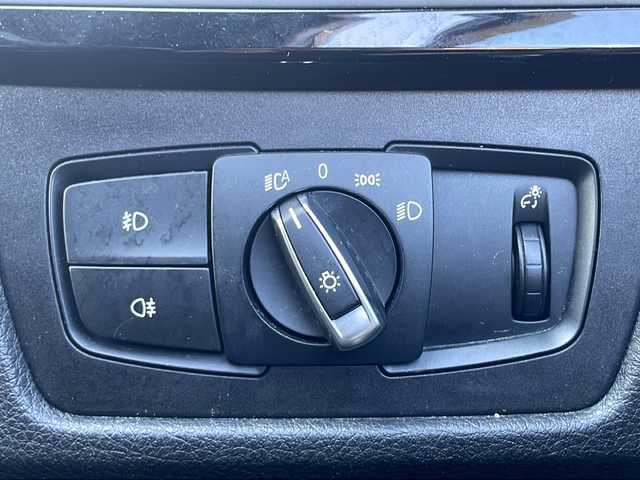 ＢＭＷ ３２０ｄ Mスポーツ 兵庫県 2018(平30)年 6.4万km アルピンホワイトⅢ 保証書・取説・有/純正メモリーナビ・BT・CD・DVD・FM・AM・AUX/ETC/前方ドライブレコーダー/追尾機能付きクルーズコントロール/車線逸脱防止支援システム/衝突被害軽減ブレーキ/パドルシフト/プッシュスタート/スマートキー×2/純正フロアマット