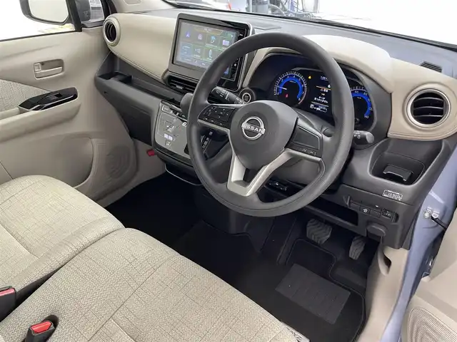 日産 デイズ X 滋賀県 2024(令6)年 1.1万km ライトブルーⅡ 禁煙車/純正9インチディスプレイオーディオ/Bluetooth/USB/AppleCarPlay/AndroidAuto/HDMI/ETC/アラウンドビューカメラ/衝突軽減ブレーキ/前方ドライブレコーダー/LEDヘッドライト/プッシュスタート/純正アルミホイール