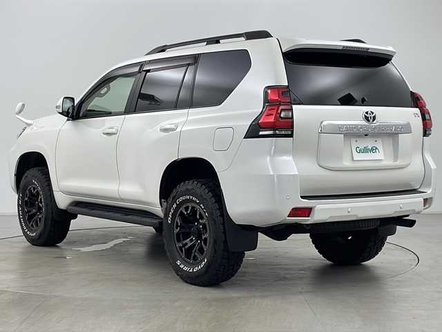 トヨタ ランドクルーザー プラド TX 道央・札幌 2023(令5)年 2.1万km ホワイトパールクリスタルシャイン ・4WD/・寒冷地仕様/・社外ナビ&CD&DVD&BT&SD/・サンルーフ/・トヨタセーフティセンス/・アダプティブクルーズコントロール/・横滑り防止装置/・社外前後ドライブレコーダー/・ビルトインETC/・電動格納ミラー/・ドアミラーヒーター/・社外フロアマット/・社外サスリフトアップ/・LEDヘッドライト/・オートライト/・オートマチックハイビーム/・スマートキー