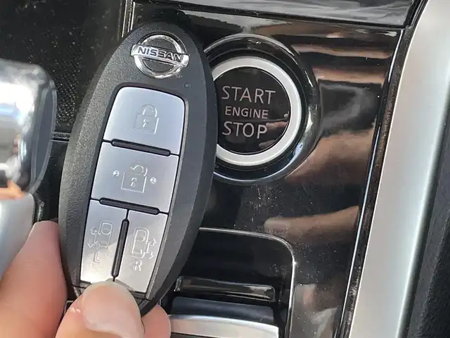 日産 セレナ ハイウェイスター プロパイロットED 千葉県 2017(平29)年 3.3万km ブリリアントシルバー ワンオーナー/衝突軽減ブレーキ/両側パワースライドドア/純正７インチＳＤナビ/フリップダウンモニター/フルセグＴＶ/バックカメラ/ＥＴＣ/ＬＥＤヘッドライト/オートライト/コーナーセンサー