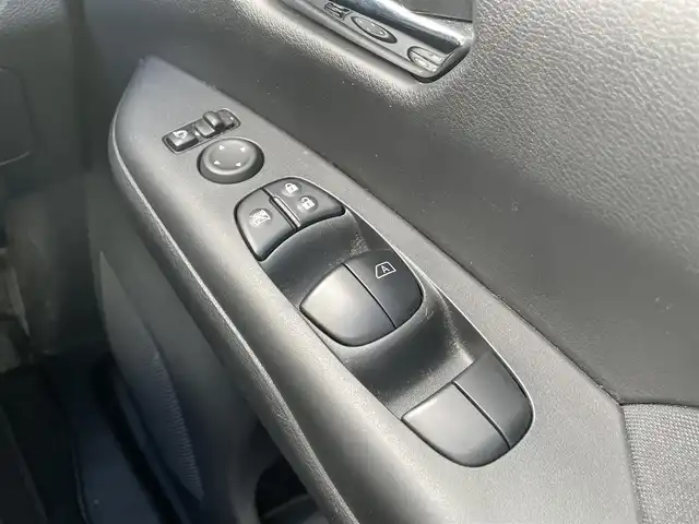 日産 セレナ ハイウェイスター プロパイロットED 千葉県 2017(平29)年 3.3万km ブリリアントシルバー ワンオーナー/衝突軽減ブレーキ/両側パワースライドドア/純正７インチＳＤナビ/フリップダウンモニター/フルセグＴＶ/バックカメラ/ＥＴＣ/ＬＥＤヘッドライト/オートライト/コーナーセンサー