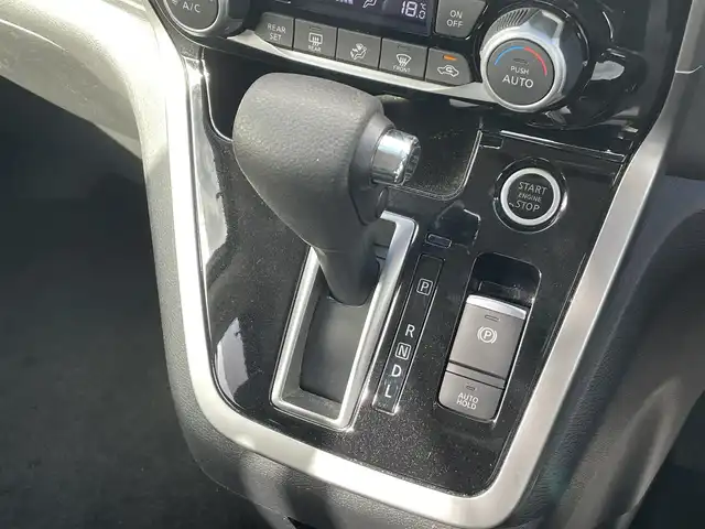 日産 セレナ ハイウェイスター プロパイロットED 千葉県 2017(平29)年 3.3万km ブリリアントシルバー ワンオーナー/衝突軽減ブレーキ/両側パワースライドドア/純正７インチＳＤナビ/フリップダウンモニター/フルセグＴＶ/バックカメラ/ＥＴＣ/ＬＥＤヘッドライト/オートライト/コーナーセンサー