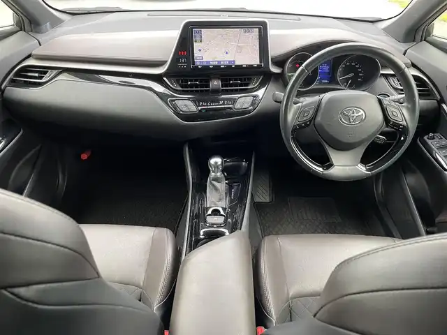 トヨタ Ｃ－ＨＲ G 福岡県 2019(令1)年 11.3万km ブラック/ホワイトパールクリスタルシャイン 2トーン ワンオーナー/純正9インチナビ/（BT/フルセグ/AM/FM/SD/SDREC/DISC)/Bカメラ/レーダークルーズコントロール/LEDヘッドライト/オートライト/オートマチックハイビーム/ハーフレザー/DN席シートヒーター/純正18インチAW/BSM/横滑り防止装置/コーナーセンサー/レーンキープアシスト/盗難防止装置/衝突被害軽減システム/スマートキー/ETC/保証書