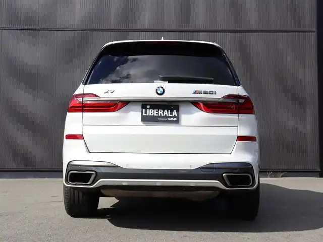 ＢＭＷ Ｘ７ M50i 静岡県 2022(令4)年 4万km ミネラルホワイト セレクトパッケージ/・サンルーフ/・サンプロテクションガラス/・リアシートエンタテインメント/黒革シート/前後ドラレコ/エアサス/後席モニター/harmankardon/マッサージ/前席ベンチレーション/1・2列目シートヒーター/ディスプレイキー/360°カメラ/HUD