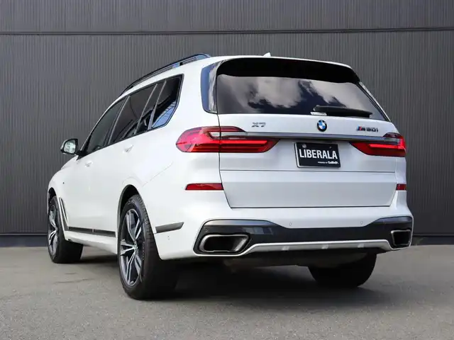 ＢＭＷ Ｘ７ M50i 静岡県 2022(令4)年 4万km ミネラルホワイト セレクトパッケージ/・サンルーフ/・サンプロテクションガラス/・リアシートエンタテインメント/黒革シート/前後ドラレコ/エアサス/後席モニター/harmankardon/マッサージ/前席ベンチレーション/1・2列目シートヒーター/ディスプレイキー/360°カメラ/HUD