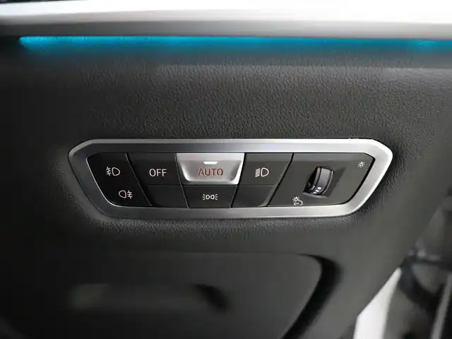 ＢＭＷ Ｘ７ M50i 静岡県 2022(令4)年 4万km ミネラルホワイト セレクトパッケージ/・サンルーフ/・サンプロテクションガラス/・リアシートエンタテインメント/黒革シート/前後ドラレコ/エアサス/後席モニター/harmankardon/マッサージ/前席ベンチレーション/1・2列目シートヒーター/ディスプレイキー/360°カメラ/HUD