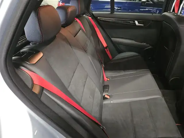 メルセデス・ベンツ Ｃ１８０ ステーションワゴンアバンギャルド 香川県 2012(平24)年 6.3万km ダイヤモンドシルバー 純正ナビ/フルセグTV/バックカメラ/ディスタンスアシストディストロニック/パークトロニック/レーダーセーフティパッケージ/・ブレーキアシストプラス/・アクティブレーンキーピングアシスト/HIDヘッドランプ/インテリジェントライトシステム/ターボ/革巻きステアリング/パドルシフト/合皮/ダイナミカコンビスポーツシート/前席パワーシート/前席シートメモリー/純正18インチアルミホイール/スマートキー/禁煙車