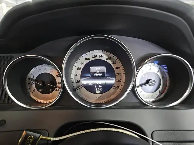 メルセデス・ベンツ Ｃ１８０ ステーションワゴンアバンギャルド 香川県 2012(平24)年 6.3万km ダイヤモンドシルバー 純正ナビ/フルセグTV/バックカメラ/ディスタンスアシストディストロニック/パークトロニック/レーダーセーフティパッケージ/・ブレーキアシストプラス/・アクティブレーンキーピングアシスト/HIDヘッドランプ/インテリジェントライトシステム/ターボ/革巻きステアリング/パドルシフト/合皮/ダイナミカコンビスポーツシート/前席パワーシート/前席シートメモリー/純正18インチアルミホイール/スマートキー/禁煙車