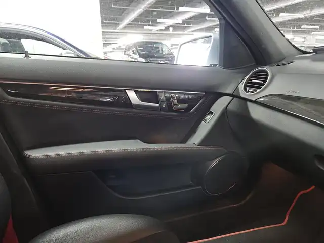 メルセデス・ベンツ Ｃ１８０ ステーションワゴンアバンギャルド 香川県 2012(平24)年 6.3万km ダイヤモンドシルバー 純正ナビ/フルセグTV/バックカメラ/ディスタンスアシストディストロニック/パークトロニック/レーダーセーフティパッケージ/・ブレーキアシストプラス/・アクティブレーンキーピングアシスト/HIDヘッドランプ/インテリジェントライトシステム/ターボ/革巻きステアリング/パドルシフト/合皮/ダイナミカコンビスポーツシート/前席パワーシート/前席シートメモリー/純正18インチアルミホイール/スマートキー/禁煙車