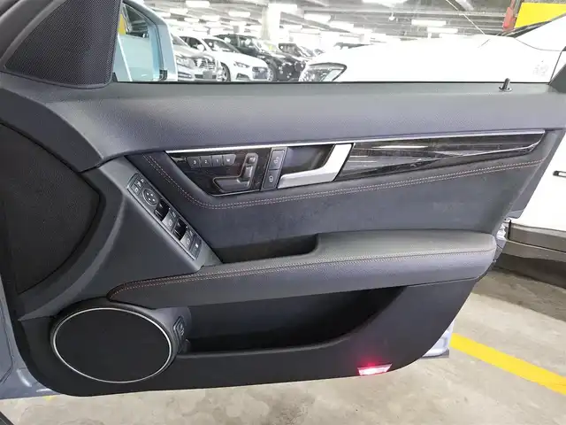 メルセデス・ベンツ Ｃ１８０ ステーションワゴンアバンギャルド 香川県 2012(平24)年 6.3万km ダイヤモンドシルバー 純正ナビ/フルセグTV/バックカメラ/ディスタンスアシストディストロニック/パークトロニック/レーダーセーフティパッケージ/・ブレーキアシストプラス/・アクティブレーンキーピングアシスト/HIDヘッドランプ/インテリジェントライトシステム/ターボ/革巻きステアリング/パドルシフト/合皮/ダイナミカコンビスポーツシート/前席パワーシート/前席シートメモリー/純正18インチアルミホイール/スマートキー/禁煙車