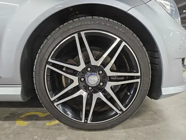 メルセデス・ベンツ Ｃ１８０ ステーションワゴンアバンギャルド 香川県 2012(平24)年 6.3万km ダイヤモンドシルバー 純正ナビ/フルセグTV/バックカメラ/ディスタンスアシストディストロニック/パークトロニック/レーダーセーフティパッケージ/・ブレーキアシストプラス/・アクティブレーンキーピングアシスト/HIDヘッドランプ/インテリジェントライトシステム/ターボ/革巻きステアリング/パドルシフト/合皮/ダイナミカコンビスポーツシート/前席パワーシート/前席シートメモリー/純正18インチアルミホイール/スマートキー/禁煙車