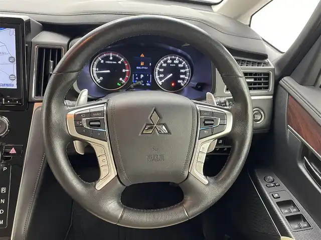 三菱 デリカＤ：５ P 熊本県 2021(令3)年 4.1万km ダイヤモンドブラックマイカ 禁煙車　/ワンオーナー　/電動サイドステップ/AC100V充電/４WD/純正ナビ（ＣＤ・ＤＶＤ・フルセグ・ＢＴ・SD・ipod・HDMI）/アルパイン10.1型後席モニター　/前後ドライブレコーダー　/ビルトインＥＴＣ　/アダブティブクルーズコントロール/両側パワースライドドア　/衝突軽減ブレーキ/レーンキープアシスト/横滑り防止/アイドリングストップ/ブラインドスポットモニター/前後クリアランスソナー　/前席シートヒーター/ステアリングヒーター/運転席パワーシート/パワーバックドア/純正フロアマット/純正１８インチAW/オートライト/LEDヘッドライト/フォグランプ/スマートキー/プッシュスタート/スペアキー1本/取扱説明書