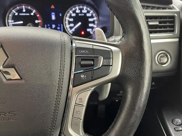 三菱 デリカＤ：５ P 熊本県 2021(令3)年 4.1万km ダイヤモンドブラックマイカ 禁煙車　/ワンオーナー　/電動サイドステップ/AC100V充電/４WD/純正ナビ（ＣＤ・ＤＶＤ・フルセグ・ＢＴ・SD・ipod・HDMI）/アルパイン10.1型後席モニター　/前後ドライブレコーダー　/ビルトインＥＴＣ　/アダブティブクルーズコントロール/両側パワースライドドア　/衝突軽減ブレーキ/レーンキープアシスト/横滑り防止/アイドリングストップ/ブラインドスポットモニター/前後クリアランスソナー　/前席シートヒーター/ステアリングヒーター/運転席パワーシート/パワーバックドア/純正フロアマット/純正１８インチAW/オートライト/LEDヘッドライト/フォグランプ/スマートキー/プッシュスタート/スペアキー1本/取扱説明書