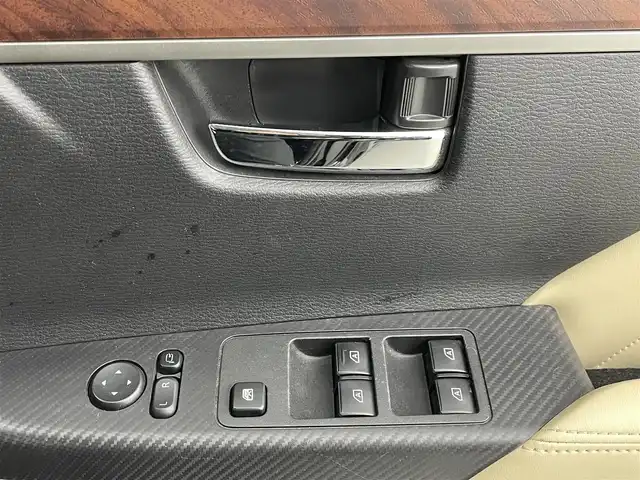 三菱 デリカＤ：５ P 熊本県 2021(令3)年 4.1万km ダイヤモンドブラックマイカ 禁煙車　/ワンオーナー　/電動サイドステップ/AC100V充電/４WD/純正ナビ（ＣＤ・ＤＶＤ・フルセグ・ＢＴ・SD・ipod・HDMI）/アルパイン10.1型後席モニター　/前後ドライブレコーダー　/ビルトインＥＴＣ　/アダブティブクルーズコントロール/両側パワースライドドア　/衝突軽減ブレーキ/レーンキープアシスト/横滑り防止/アイドリングストップ/ブラインドスポットモニター/前後クリアランスソナー　/前席シートヒーター/ステアリングヒーター/運転席パワーシート/パワーバックドア/純正フロアマット/純正１８インチAW/オートライト/LEDヘッドライト/フォグランプ/スマートキー/プッシュスタート/スペアキー1本/取扱説明書