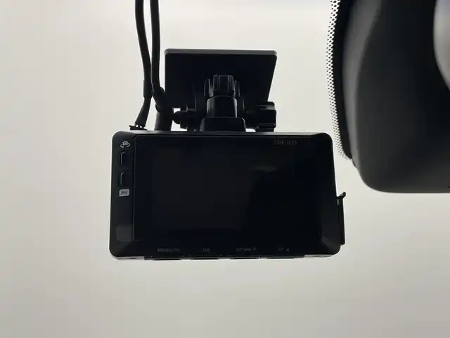 三菱 デリカＤ：５ P 熊本県 2021(令3)年 4.1万km ダイヤモンドブラックマイカ 禁煙車　/ワンオーナー　/電動サイドステップ/AC100V充電/４WD/純正ナビ（ＣＤ・ＤＶＤ・フルセグ・ＢＴ・SD・ipod・HDMI）/アルパイン10.1型後席モニター　/前後ドライブレコーダー　/ビルトインＥＴＣ　/アダブティブクルーズコントロール/両側パワースライドドア　/衝突軽減ブレーキ/レーンキープアシスト/横滑り防止/アイドリングストップ/ブラインドスポットモニター/前後クリアランスソナー　/前席シートヒーター/ステアリングヒーター/運転席パワーシート/パワーバックドア/純正フロアマット/純正１８インチAW/オートライト/LEDヘッドライト/フォグランプ/スマートキー/プッシュスタート/スペアキー1本/取扱説明書