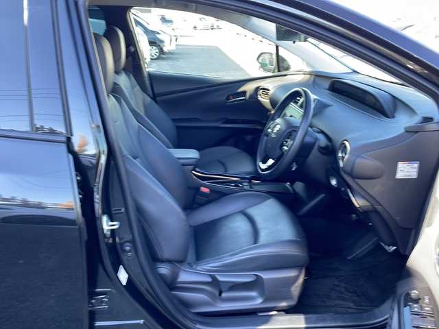 トヨタ プリウス S ツーリングセレ ブラックED 徳島県 2022(令4)年 4.4万km プレシャスブラックパール 純正9型SDナビ　NSZT-Y68T/（ラジオ/フルセグ/DISC/SD/BT）/バックカメラ/クルーズコントロール/合皮シート/モデリスタエアロ/コーナーセンサ/ビルトインETC/LEDヘッドライト/フォグライト/nanoe/ドアバイザー/前席シートヒーター/純正フロアマット/プッシュスタート/取扱説明書/新車時保証書