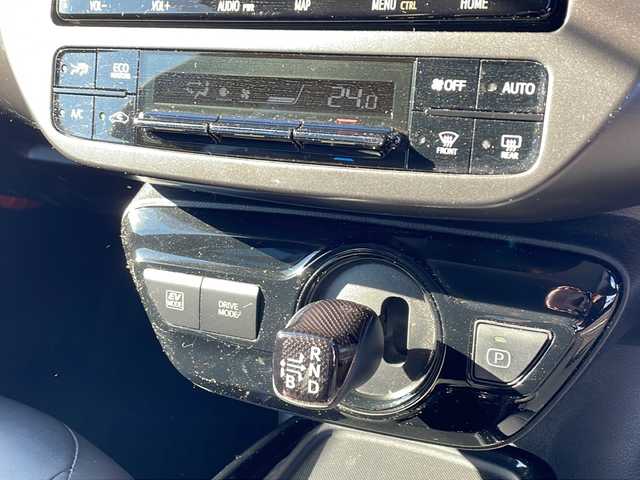 トヨタ プリウス S ツーリングセレ ブラックED 徳島県 2022(令4)年 4.4万km プレシャスブラックパール 純正9型SDナビ　NSZT-Y68T/（ラジオ/フルセグ/DISC/SD/BT）/バックカメラ/クルーズコントロール/合皮シート/モデリスタエアロ/コーナーセンサ/ビルトインETC/LEDヘッドライト/フォグライト/nanoe/ドアバイザー/前席シートヒーター/純正フロアマット/プッシュスタート/取扱説明書/新車時保証書