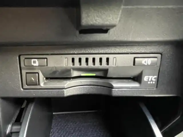 トヨタ ヴェルファイア Z Gエディション 福岡県 2018(平30)年 5.7万km ホワイトパールクリスタルシャイン 純正10型SDナビ(フルセグTV/CD/DVD/BT)/バックカメラ/コーナーセンサー/後席フリップダウンモニター/ドラレコ/ETC/シートヒーター/エアシート/ハンドルヒーター/USB/HDMI/クルコン/電動リア/純正フロアマット/純正LED/純正アルミホイール/プッシュスタート/スマートキー