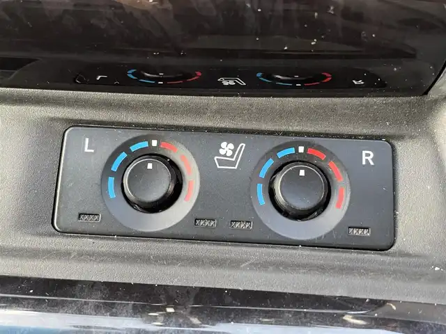 トヨタ ヴェルファイア Z Gエディション 福岡県 2018(平30)年 5.7万km ホワイトパールクリスタルシャイン 純正10型SDナビ(フルセグTV/CD/DVD/BT)/バックカメラ/コーナーセンサー/後席フリップダウンモニター/ドラレコ/ETC/シートヒーター/エアシート/ハンドルヒーター/USB/HDMI/クルコン/電動リア/純正フロアマット/純正LED/純正アルミホイール/プッシュスタート/スマートキー