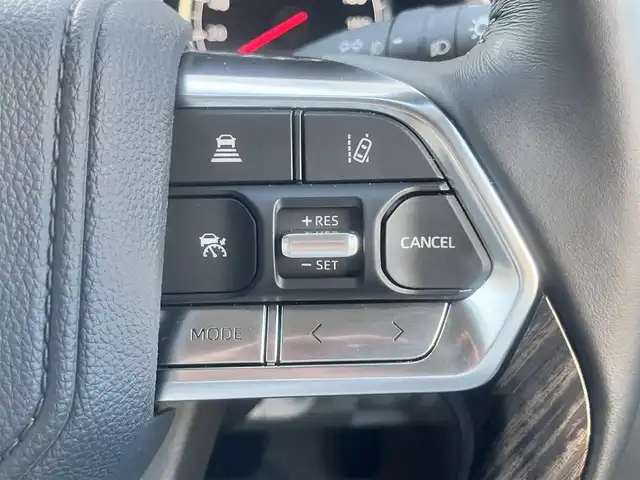 トヨタ ランドクルーザー ZX 島根県 2024(令6)年 1.2万km プレシャスホワイトパール ワンオーナー　/モデリスタエアロ（フロント／リア／リアアンダー）　/サンルーフ　/ＪＢＬサウンドシステム　/ベージュレザーシート/純正１２．３インチメモリナビ　/（フルセグTV／ＤＶＤ再生／Ｂｌｕｅｔｏｏｔｈ接続）　/後席ヘッドレストモニター×２/全方位／バックカメラ　/デジタルインナーミラー（後方録画機能付き）/前方ドライブレコーダー　/ビルトインETC２．０　/Toyota Safety Sense/・プリクラッシュセーフティ/・レーントレーシングアシスト/・レーンディパーチャーアラート/・レーダークルーズコントロール/・アダプティブハイビームシステム／オートマチックハイビーム/・ロードサインアシスト/・ドライバー異常時対応システム/・発進遅れ告知機能/ブラインドスポットモニター　/ヘッドアップディスプレイ/パワーバックドア/運転席メモリーパワーシート＋助手席パワーシート/全席シートヒーター／エアシート/ステアリングヒーター/COOL BOX/純正２０インチアルミホイール/保証書・取扱説明書（本体＋ナビ）・スペアキー1本/社外セキュリティー （Grgo）