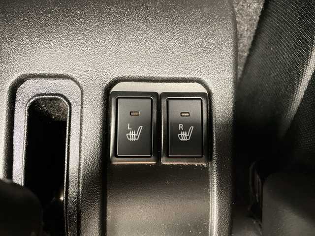 スズキ ジムニー シエラ JC 長野県 2019(平31)年 3.7万km ジャングルグリーン 4WD/5速MT/社外ディスプレイオーディオ(PVH-9300DVSZS)/クルーズコントロール/車線逸脱警報/衝突軽減ブレーキ/ダウンヒルアシストコントロール/前席シートヒーター/ステアリングスイッチ/ビルトインETC2.0/LEDヘッドライト/オートライト/フロントフォグランプ/電動格納ミラー/ウィンカーミラー/ドアミラーヒーター/純正15インチAW装着/純正ドアバイザー/プッシュスタート/スマートキー