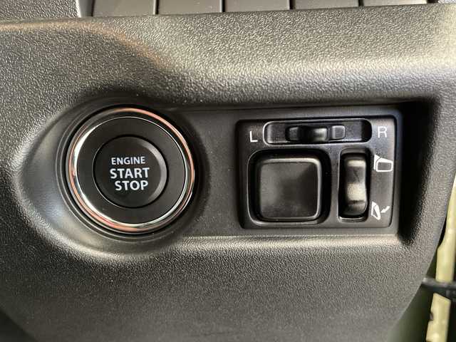 スズキ ジムニー シエラ JC 長野県 2019(平31)年 3.7万km ジャングルグリーン 4WD/5速MT/社外ディスプレイオーディオ(PVH-9300DVSZS)/クルーズコントロール/車線逸脱警報/衝突軽減ブレーキ/ダウンヒルアシストコントロール/前席シートヒーター/ステアリングスイッチ/ビルトインETC2.0/LEDヘッドライト/オートライト/フロントフォグランプ/電動格納ミラー/ウィンカーミラー/ドアミラーヒーター/純正15インチAW装着/純正ドアバイザー/プッシュスタート/スマートキー