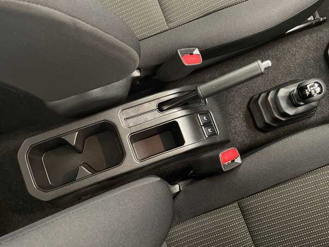 スズキ ジムニー シエラ JC 長野県 2019(平31)年 3.7万km ジャングルグリーン 4WD/5速MT/社外ディスプレイオーディオ(PVH-9300DVSZS)/クルーズコントロール/車線逸脱警報/衝突軽減ブレーキ/ダウンヒルアシストコントロール/前席シートヒーター/ステアリングスイッチ/ビルトインETC2.0/LEDヘッドライト/オートライト/フロントフォグランプ/電動格納ミラー/ウィンカーミラー/ドアミラーヒーター/純正15インチAW装着/純正ドアバイザー/プッシュスタート/スマートキー