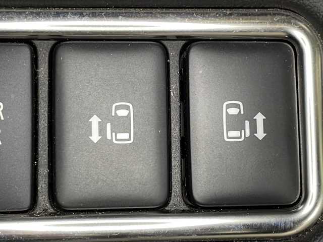 三菱 デリカＤ：５ P 広島県 2020(令2)年 5.1万km ウォームホワイトP/スターリングシルバーM 純正１０型ナビ　/両側パワースライドドア　/レーダークルーズコントロール　/全周囲　/フルセグＴＶ　/電動リアゲート　/パワーシート　/シートヒーター　/オートハイビーム　/ブラインドスポットモニター　/ＥＴＣ　/ドラレコ/純正１８インチアルミホイール(225/55/R18)/エアバック（運転席/助手席/サイド/カーテン）