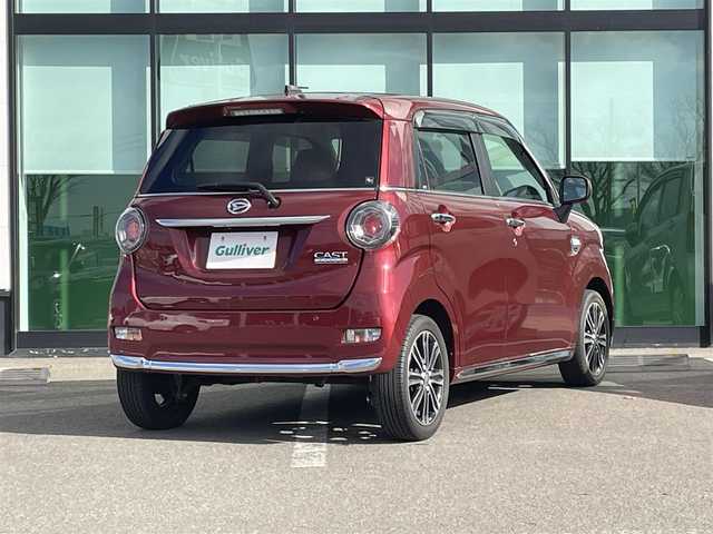 ダイハツ キャスト スタイル G ターボ SAⅡ 和歌山県 2017(平29)年 3.2万km ファイアークォーツレッドM 社外ディスプレイオーディオ/バックカメラ/フルセグTV/衝突軽減ブレーキ/横滑り防止機能/レーダー探知機/純正アルミホイール/ETC/ドライブレコーダー/アイドリングストップ/LEDヘッドライト/オートライト