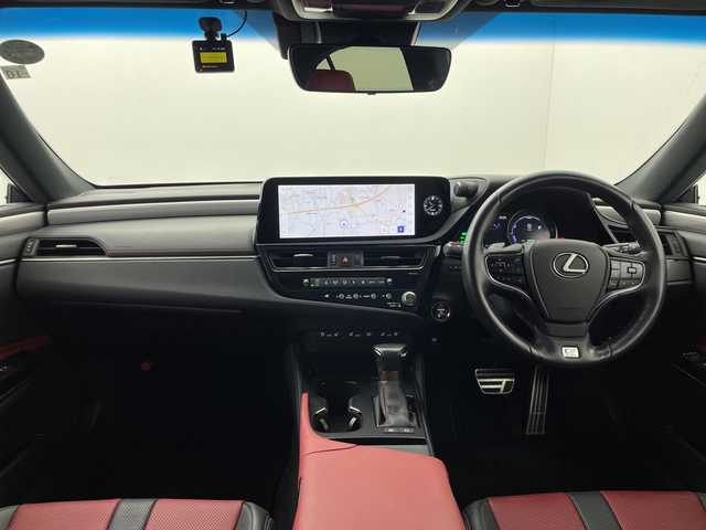 レクサス ＥＳ 300h Fスポーツ 群馬県 2022(令4)年 9.5万km ホワイトノーヴァガラスフレーク ムーンルーフ　純正ナビ　フルセグＴＶ　バックカメラ　ドラレコ　ビルトインＥＴＣ２．０　電動リアサンシェード　シートヒーター　シートベンチレーション　レザーシート　ＡＢＳ　ＬＴＡ　パドルシフト　禁煙車