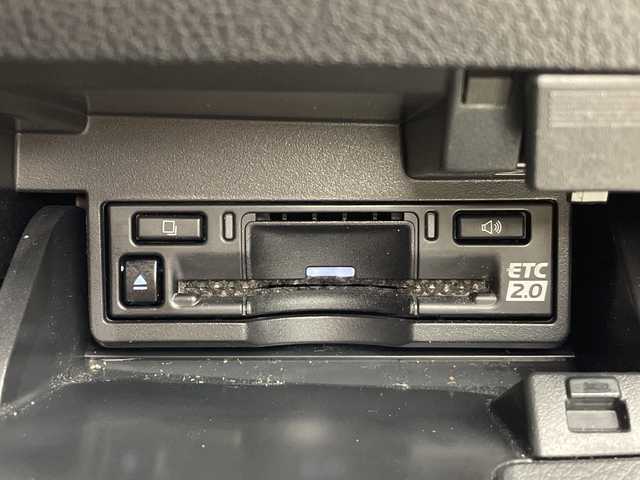 レクサス ＥＳ 300h Fスポーツ 群馬県 2022(令4)年 9.5万km ホワイトノーヴァガラスフレーク ムーンルーフ　純正ナビ　フルセグＴＶ　バックカメラ　ドラレコ　ビルトインＥＴＣ２．０　電動リアサンシェード　シートヒーター　シートベンチレーション　レザーシート　ＡＢＳ　ＬＴＡ　パドルシフト　禁煙車