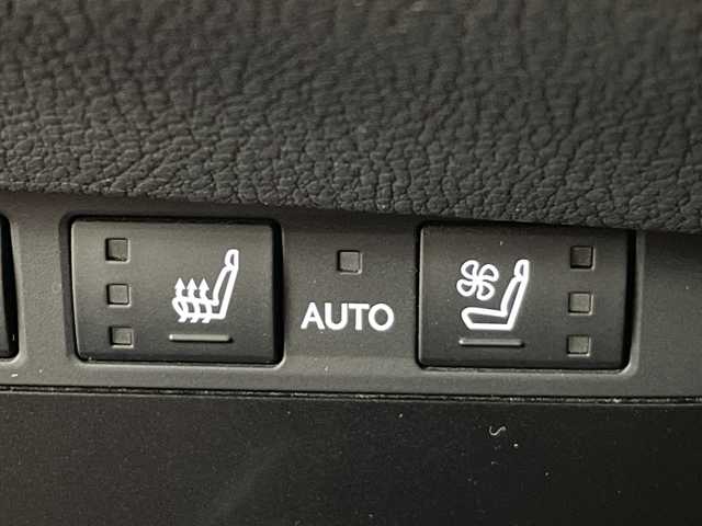 レクサス ＥＳ 300h Fスポーツ 群馬県 2022(令4)年 9.5万km ホワイトノーヴァガラスフレーク ムーンルーフ　純正ナビ　フルセグＴＶ　バックカメラ　ドラレコ　ビルトインＥＴＣ２．０　電動リアサンシェード　シートヒーター　シートベンチレーション　レザーシート　ＡＢＳ　ＬＴＡ　パドルシフト　禁煙車