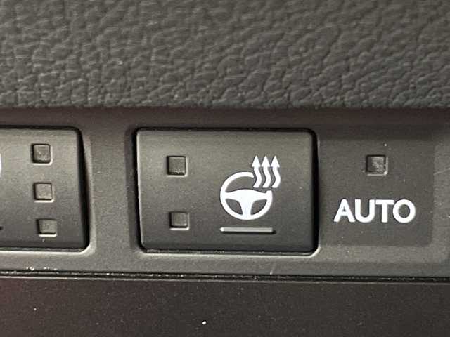 レクサス ＥＳ 300h Fスポーツ 群馬県 2022(令4)年 9.5万km ホワイトノーヴァガラスフレーク ムーンルーフ　純正ナビ　フルセグＴＶ　バックカメラ　ドラレコ　ビルトインＥＴＣ２．０　電動リアサンシェード　シートヒーター　シートベンチレーション　レザーシート　ＡＢＳ　ＬＴＡ　パドルシフト　禁煙車