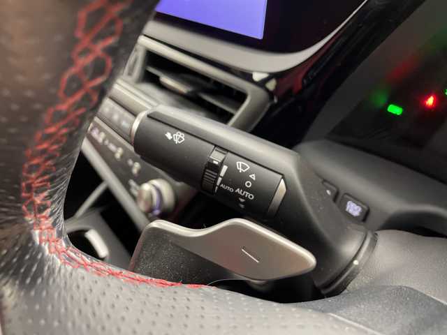 レクサス ＥＳ 300h Fスポーツ 群馬県 2022(令4)年 9.5万km ホワイトノーヴァガラスフレーク ムーンルーフ　純正ナビ　フルセグＴＶ　バックカメラ　ドラレコ　ビルトインＥＴＣ２．０　電動リアサンシェード　シートヒーター　シートベンチレーション　レザーシート　ＡＢＳ　ＬＴＡ　パドルシフト　禁煙車