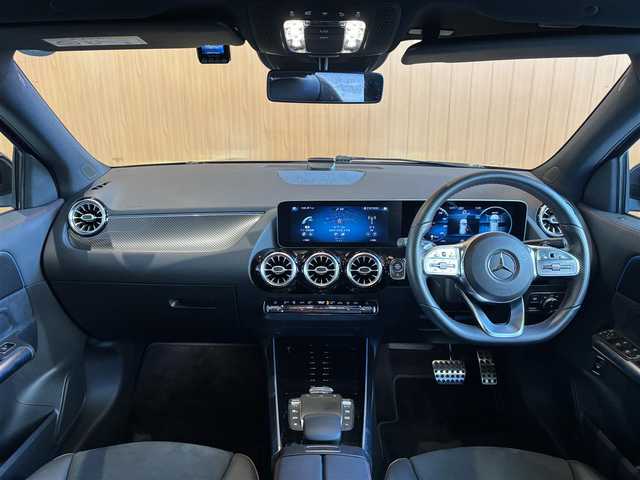 メルセデス・ベンツ ＧＬＡ２００ｄ 4マチック AMGライン 宮城県 2020(令2)年 1.3万km コスモスブラック レーダーセーフティＰＫＧ　/ナビゲーションＰＫＧ　/３６０°カメラ　/ハーフレザー(黒)　/シートヒーター　/パワーシート　/ＬＥＤヘッドライト　/キーレスゴー　/パワーバックドア　/純正１９インチＡＷ　/アンビエントライト