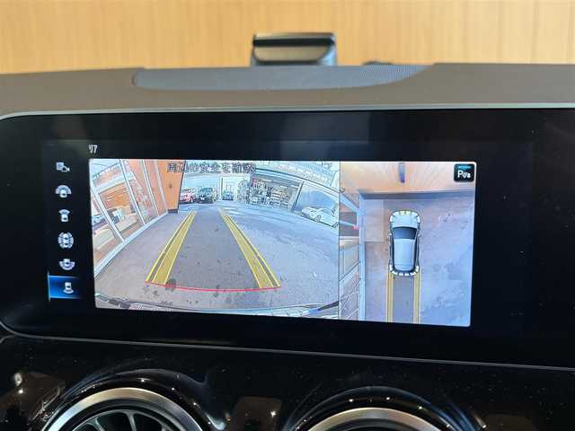 メルセデス・ベンツ ＧＬＡ２００ｄ 4マチック AMGライン 宮城県 2020(令2)年 1.3万km コスモスブラック レーダーセーフティＰＫＧ　/ナビゲーションＰＫＧ　/３６０°カメラ　/ハーフレザー(黒)　/シートヒーター　/パワーシート　/ＬＥＤヘッドライト　/キーレスゴー　/パワーバックドア　/純正１９インチＡＷ　/アンビエントライト
