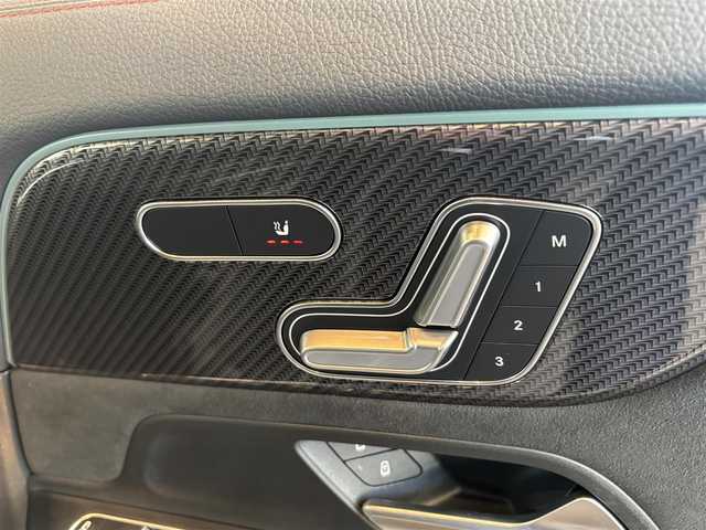 メルセデス・ベンツ ＧＬＡ２００ｄ 4マチック AMGライン 宮城県 2020(令2)年 1.3万km コスモスブラック レーダーセーフティＰＫＧ　/ナビゲーションＰＫＧ　/３６０°カメラ　/ハーフレザー(黒)　/シートヒーター　/パワーシート　/ＬＥＤヘッドライト　/キーレスゴー　/パワーバックドア　/純正１９インチＡＷ　/アンビエントライト