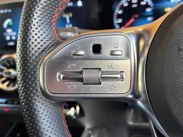 メルセデス・ベンツ ＧＬＡ２００ｄ 4マチック AMGライン 宮城県 2020(令2)年 1.3万km コスモスブラック レーダーセーフティＰＫＧ　/ナビゲーションＰＫＧ　/３６０°カメラ　/ハーフレザー(黒)　/シートヒーター　/パワーシート　/ＬＥＤヘッドライト　/キーレスゴー　/パワーバックドア　/純正１９インチＡＷ　/アンビエントライト